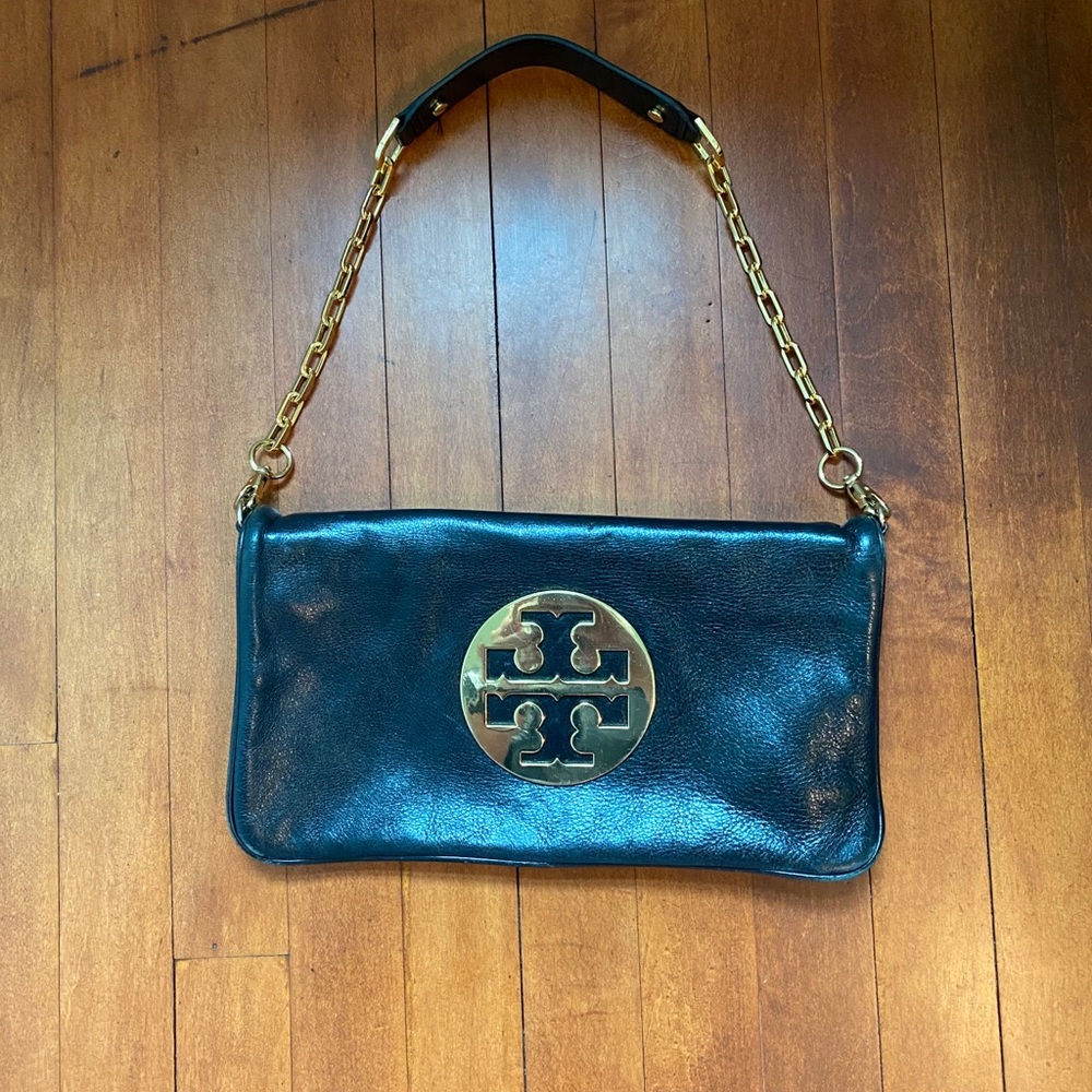 tory burch clutch with large logo